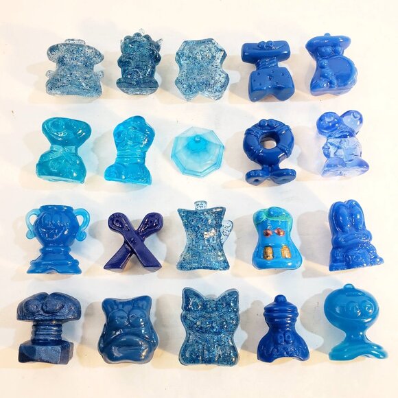 Vintage Mixed 1990's Gogos Crazy Bones Lot of 20 Various Blues Sizes .75" - 1" - Picture 1 of 10